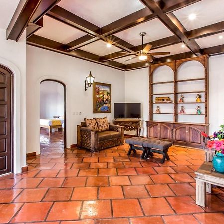 Caroline Bella Bed & Breakfast Ajijic Exterior photo