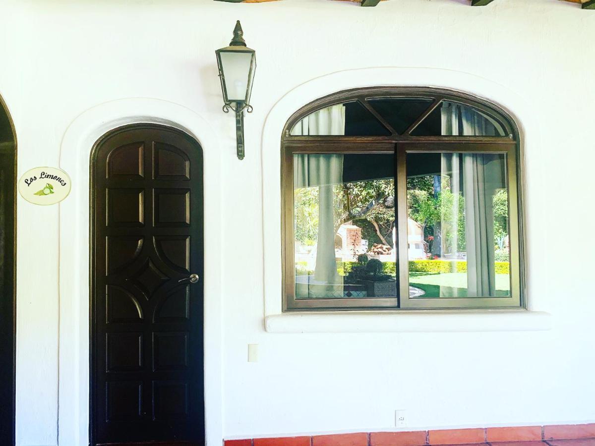Caroline Bella Bed & Breakfast Ajijic Exterior photo