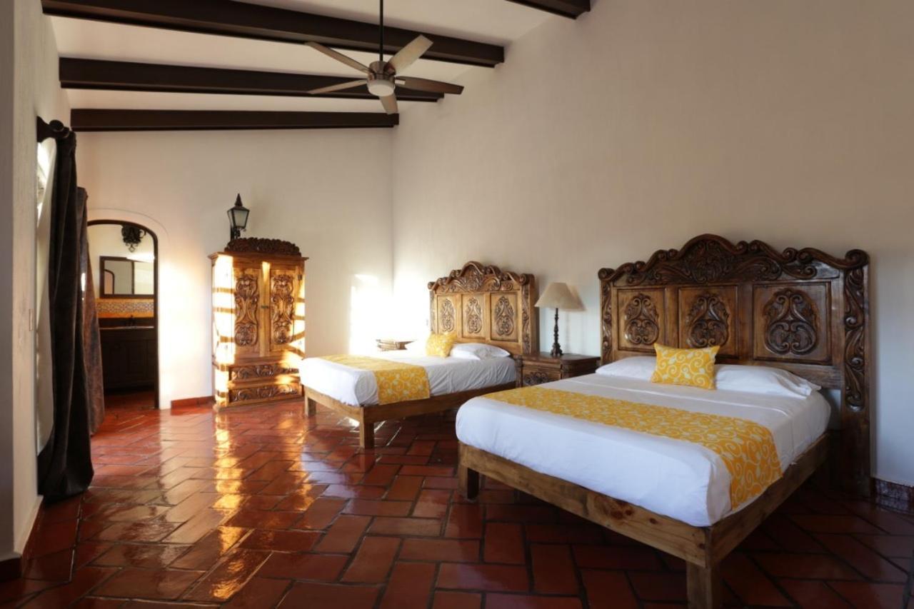 Caroline Bella Bed & Breakfast Ajijic Exterior photo